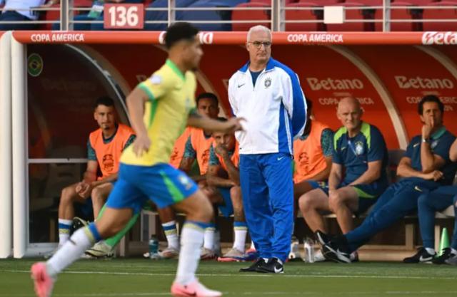 开云数字工具-巴西队打得那么糟糕 听多里瓦尔咋为自己辩解！