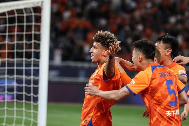 开云APP下载-【中超】克雷桑闪击小摩托首球 泰山4比1大胜亚泰