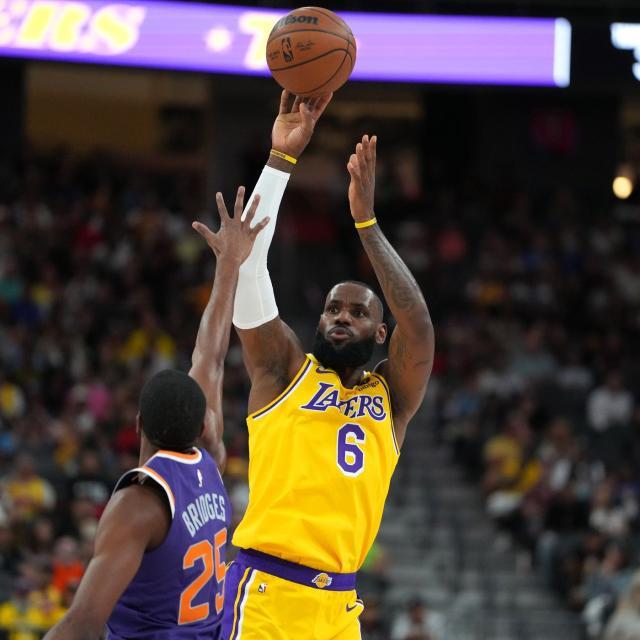 开云智能体验-抄作业都不会？湖人空间糟糕令詹皇前队友不解