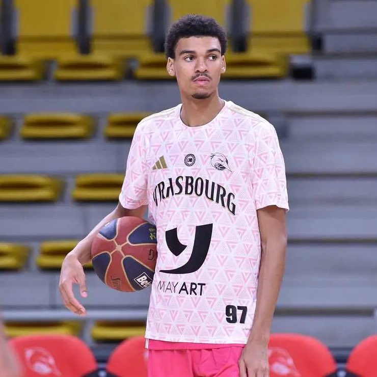 开云数字工具-马刺打造兄弟篮球？文班亚马弟弟20分8板4断 今年有资格参加选秀