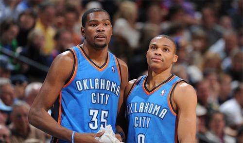 开云官方平台-难得！杜兰特力挺韦少：他被黑是因为队友是詹姆斯