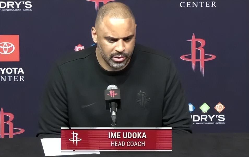 开云APP下载-胜灰熊发布会！乌度卡展望湖人死防詹姆斯，赞卡佩拉并寄语谢泼德